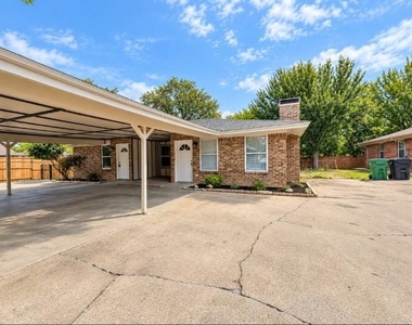 2703 Petersburg Drive - Photo Thumbnail 2