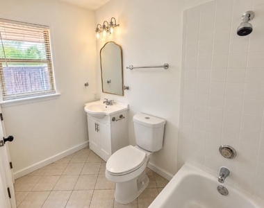 2703 Petersburg Drive - Photo Thumbnail 10