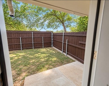 2703 Petersburg Drive - Photo Thumbnail 37