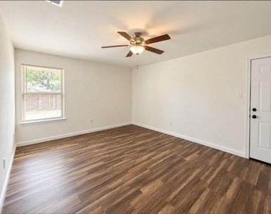 2703 Petersburg Drive - Photo Thumbnail 26
