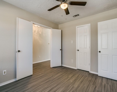 1108 Colmar Drive - Photo Thumbnail 4
