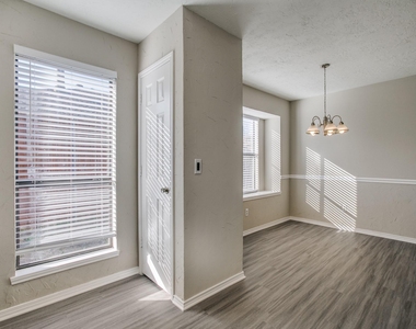 1108 Colmar Drive - Photo Thumbnail 7