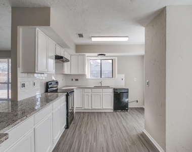 1108 Colmar Drive - Photo Thumbnail 9