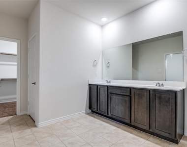 905 Philadelphia Street - Photo Thumbnail 19