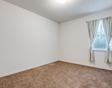 905 Philadelphia Street - Photo Thumbnail 13