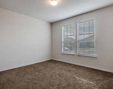 905 Philadelphia Street - Photo Thumbnail 16