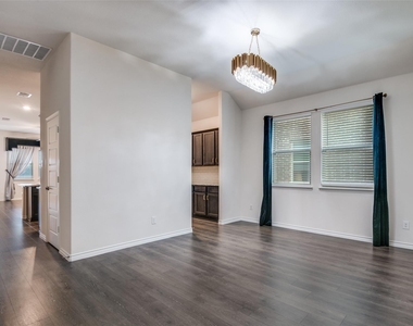 905 Philadelphia Street - Photo Thumbnail 6