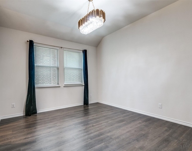 905 Philadelphia Street - Photo Thumbnail 15