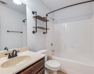 237 Whispering Dell Lane - Photo Thumbnail 19