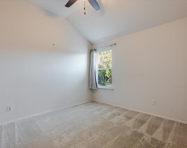 237 Whispering Dell Lane - Photo Thumbnail 16