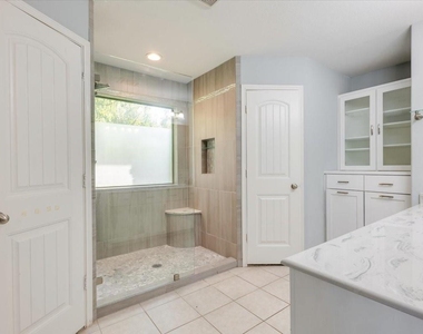 237 Whispering Dell Lane - Photo Thumbnail 14