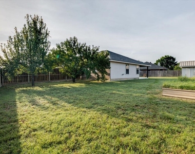 237 Whispering Dell Lane - Photo Thumbnail 23