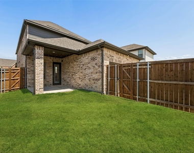 708 Kendall Lane - Photo Thumbnail 16