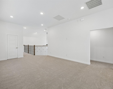 708 Kendall Lane - Photo Thumbnail 13