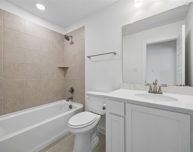 708 Kendall Lane - Photo Thumbnail 10