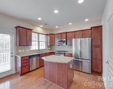 1118 Drayton Court - Photo Thumbnail 9