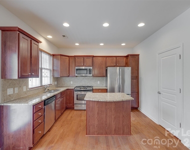 1118 Drayton Court - Photo Thumbnail 8