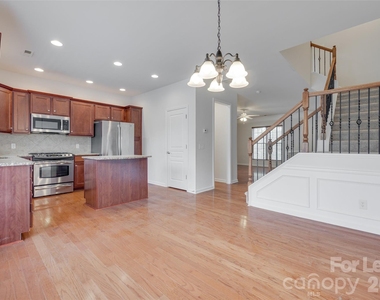 1118 Drayton Court - Photo Thumbnail 7