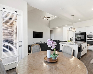 2034 Clearmist Way - Photo Thumbnail 4