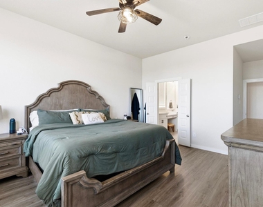 2034 Clearmist Way - Photo Thumbnail 13