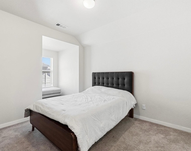2034 Clearmist Way - Photo Thumbnail 23
