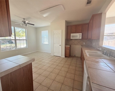 1203 Chestnut Hill Drive - Photo Thumbnail 6