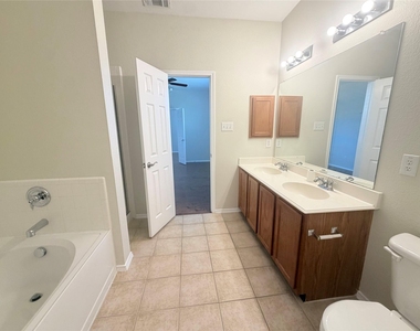 1203 Chestnut Hill Drive - Photo Thumbnail 14