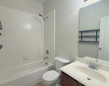1203 Chestnut Hill Drive - Photo Thumbnail 17