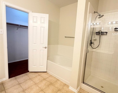 1203 Chestnut Hill Drive - Photo Thumbnail 15