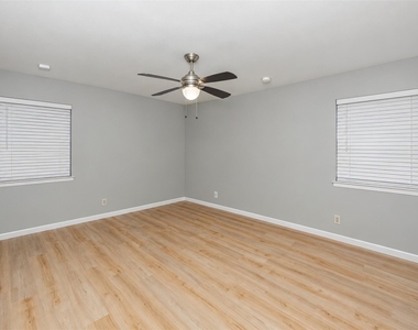 4808 Bonnell Avenue - Photo Thumbnail 16