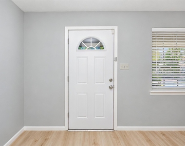 4808 Bonnell Avenue - Photo Thumbnail 4