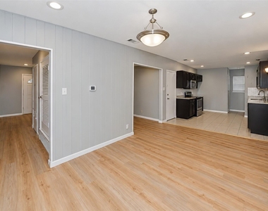 4808 Bonnell Avenue - Photo Thumbnail 9