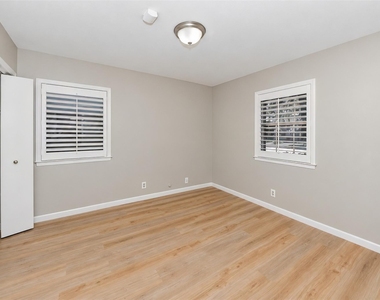 4808 Bonnell Avenue - Photo Thumbnail 24