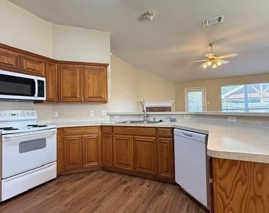 544 Marybeth Drive - Photo Thumbnail 4