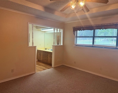 522 W 4th Street - Photo Thumbnail 5