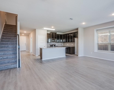 211 Miramar Avenue - Photo Thumbnail 7
