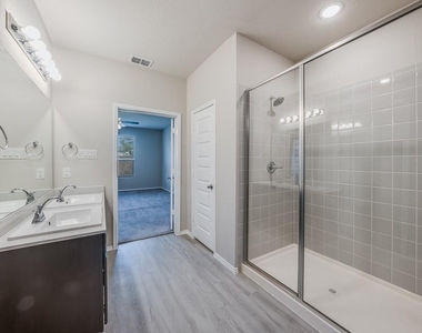 211 Miramar Avenue - Photo Thumbnail 25