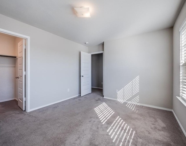 211 Miramar Avenue - Photo Thumbnail 15