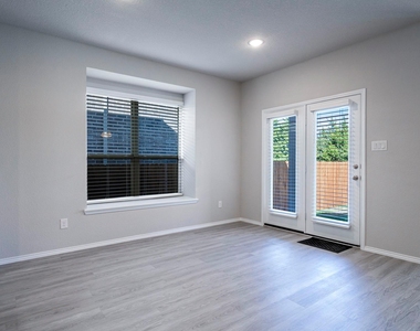 211 Miramar Avenue - Photo Thumbnail 14