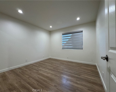 1415 Meadow Glen - Photo Thumbnail 30