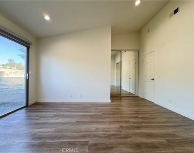 1415 Meadow Glen - Photo Thumbnail 27
