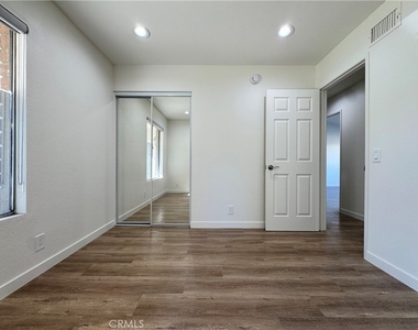 1415 Meadow Glen - Photo Thumbnail 22