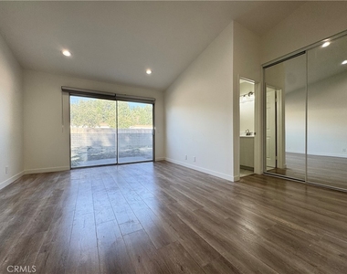 1415 Meadow Glen - Photo Thumbnail 24