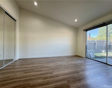 1415 Meadow Glen - Photo Thumbnail 26