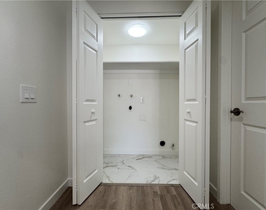 1415 Meadow Glen - Photo Thumbnail 29