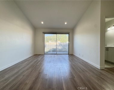1415 Meadow Glen - Photo Thumbnail 28