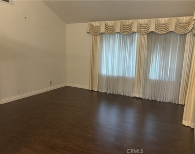 16575 Echo Hill Way - Photo Thumbnail 7