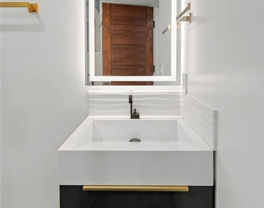 840 California Avenue - Photo Thumbnail 49