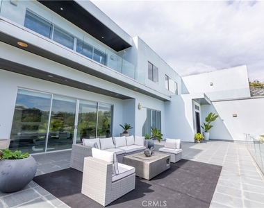 12148 Travis Street - Photo Thumbnail 10