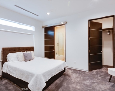 12148 Travis Street - Photo Thumbnail 4